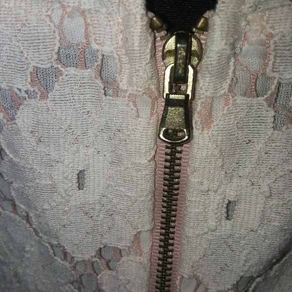 😁Julian Taylor New York Lace Dress - Picture 4 of 5